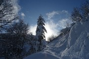 18 Dopo due ore di salita anche petstando neve ultimo strappo per il Passo di Grialeggio